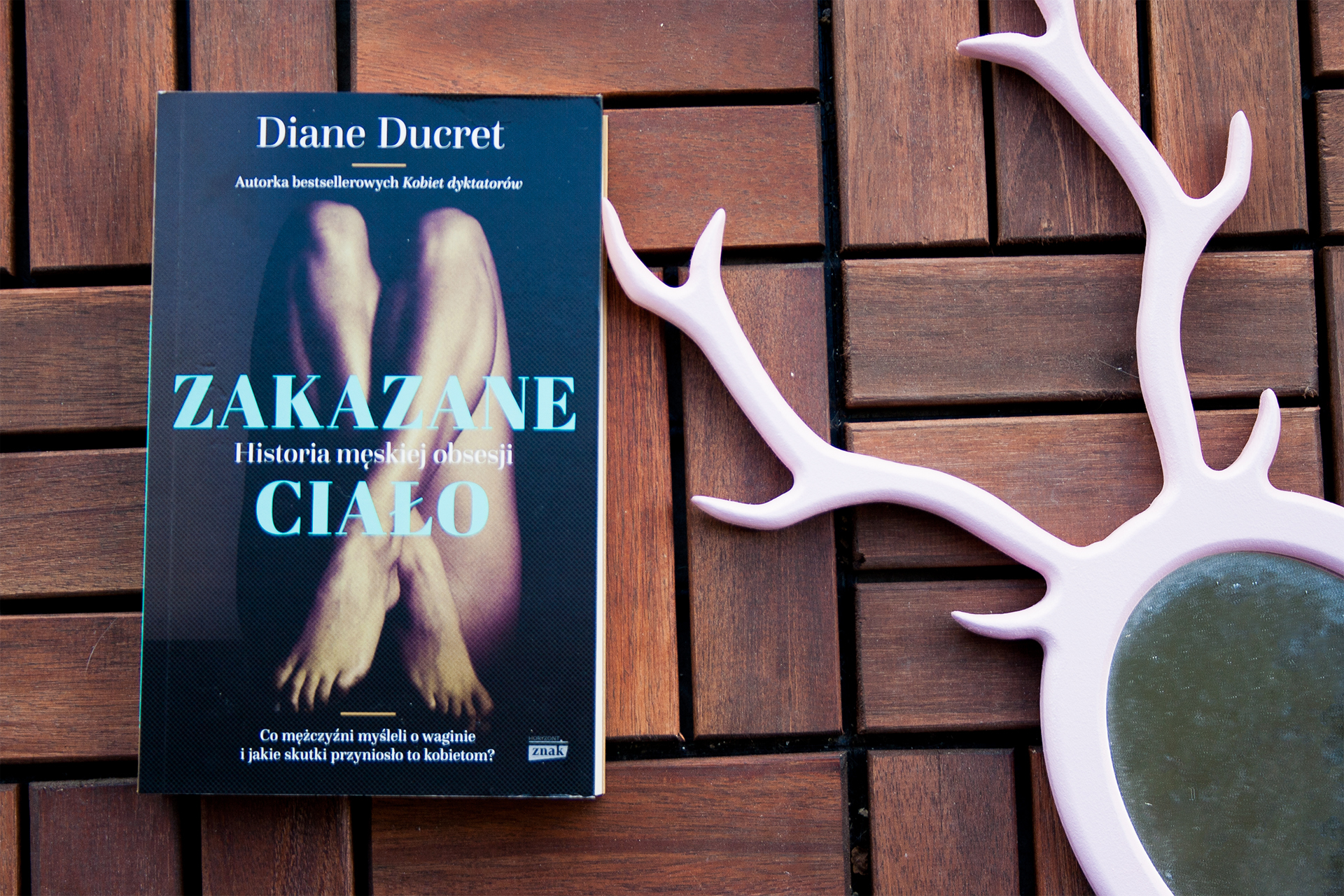 Historia cipki, czyli ból, kontrola i wyzwolenie. O „Zakazanym ciele” Diane Ducret